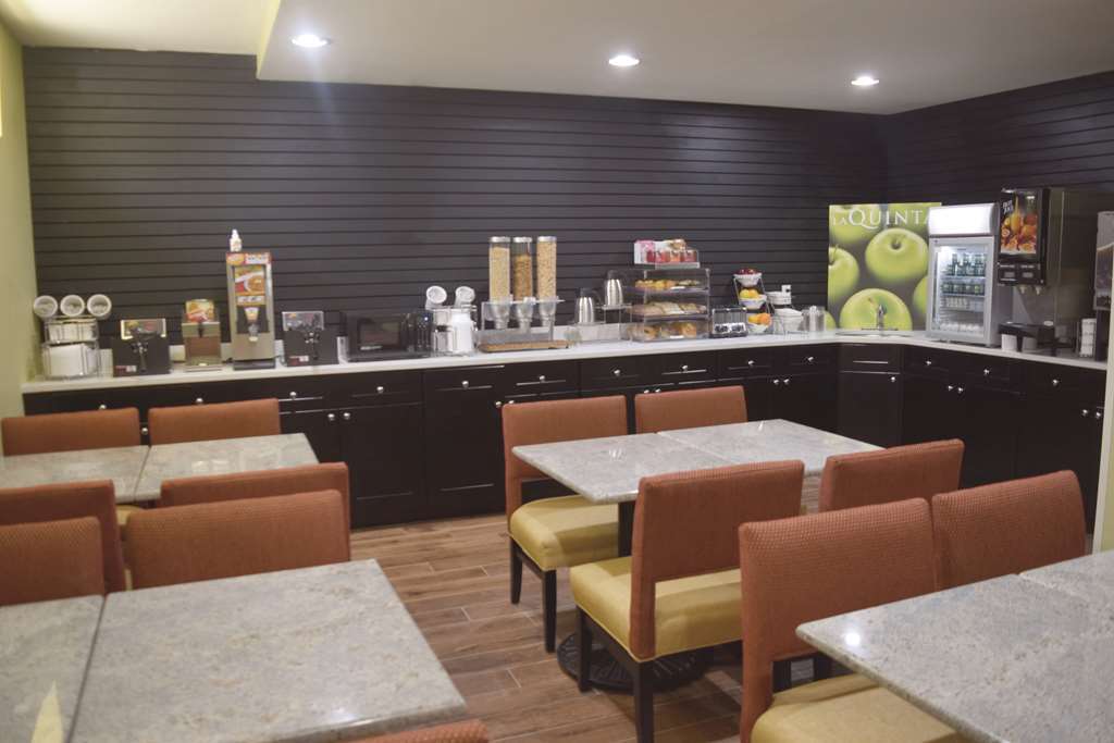 La Quinta By Wyndham Brooklyn Central Hotel New York Restaurant photo